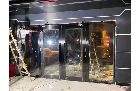 不銹鋼玻璃防火門(mén)